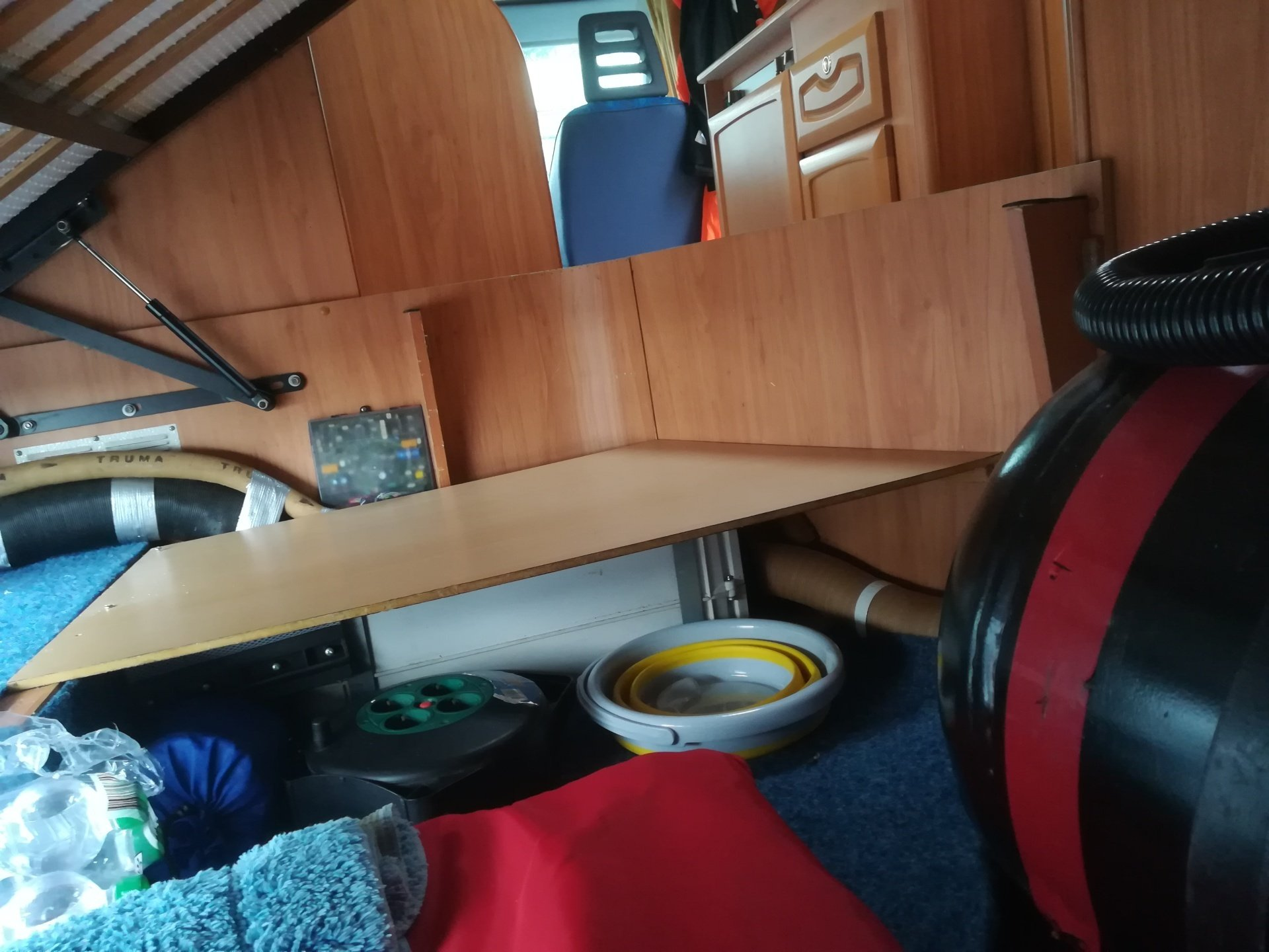 Gastank im Bettkasten, Gasprüfung,Wohnwagen,Wohnmobil,vasios.de