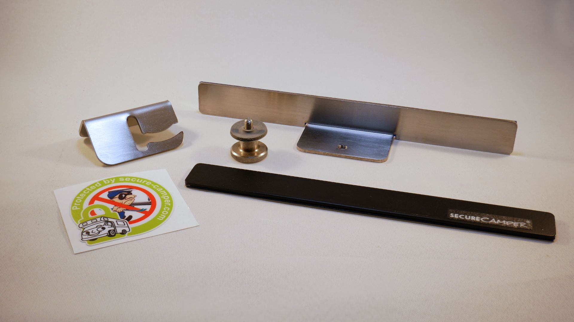 Sicherheitsprofil für Campingfenster der secure camper GmbH – stabiles Fensterschutzprofil zur Einbruchhemmung an Wohnmobilen und Wohnwagen, einfache Montage, langlebiges Material.