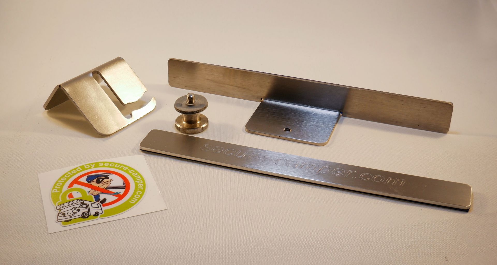 Sicherheitsprofil für Campingfenster der secure camper GmbH – robuster Fensterschutz zur Einbruchhemmung für Wohnmobile und Wohnwagen.