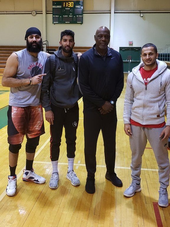 Lieonel Garret with team