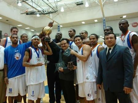 Lieonel Garret with team