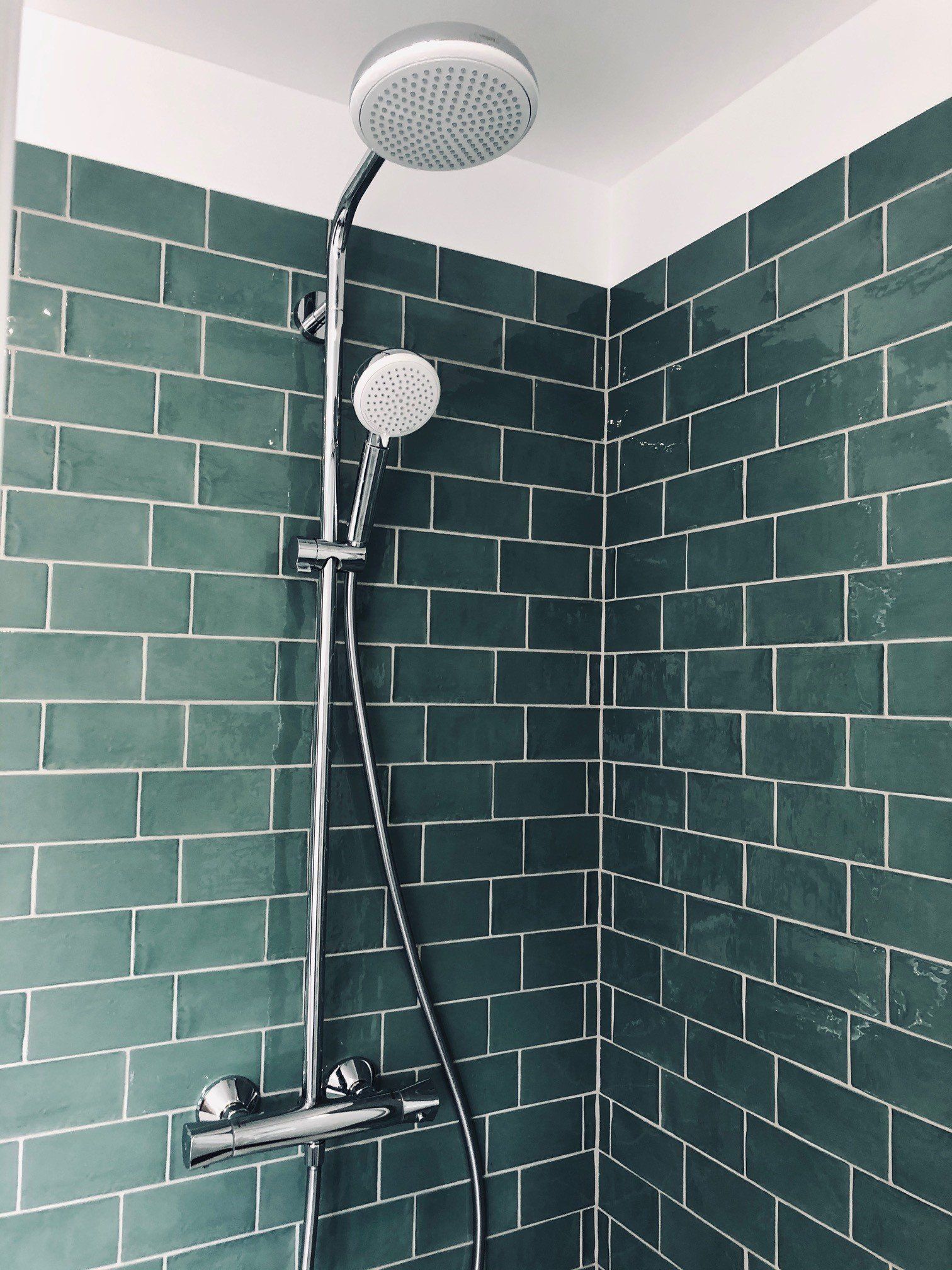 Douche confort au sein d'un logement meublé TEYO à proximité de Roissy CDG