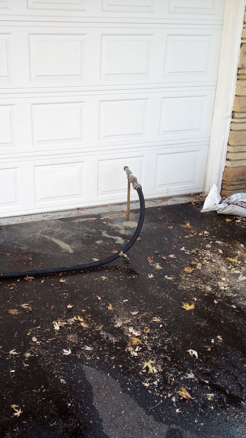Wet room under garage floor