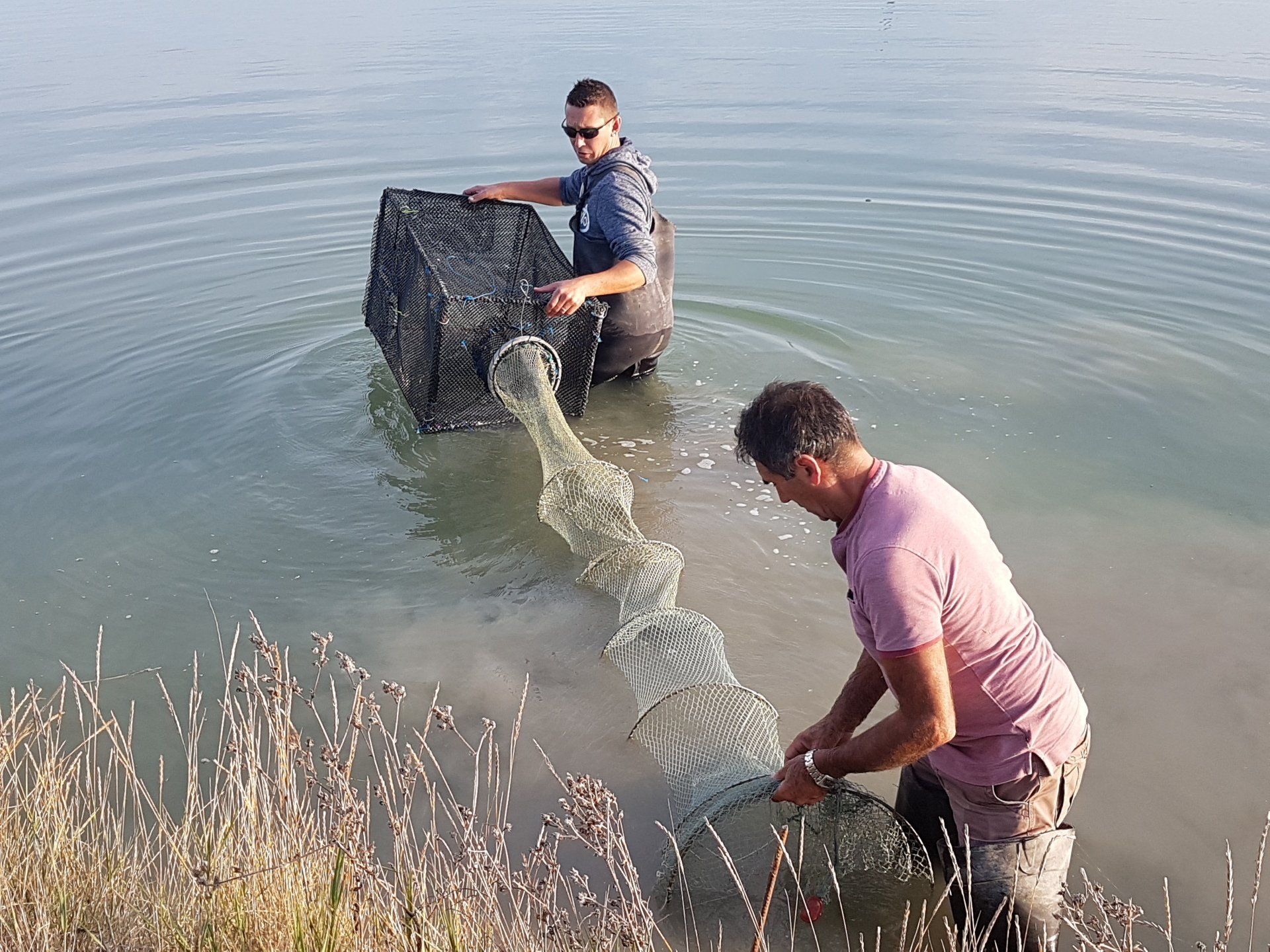 Gilles et Raphaël à la pêche aux crevettes