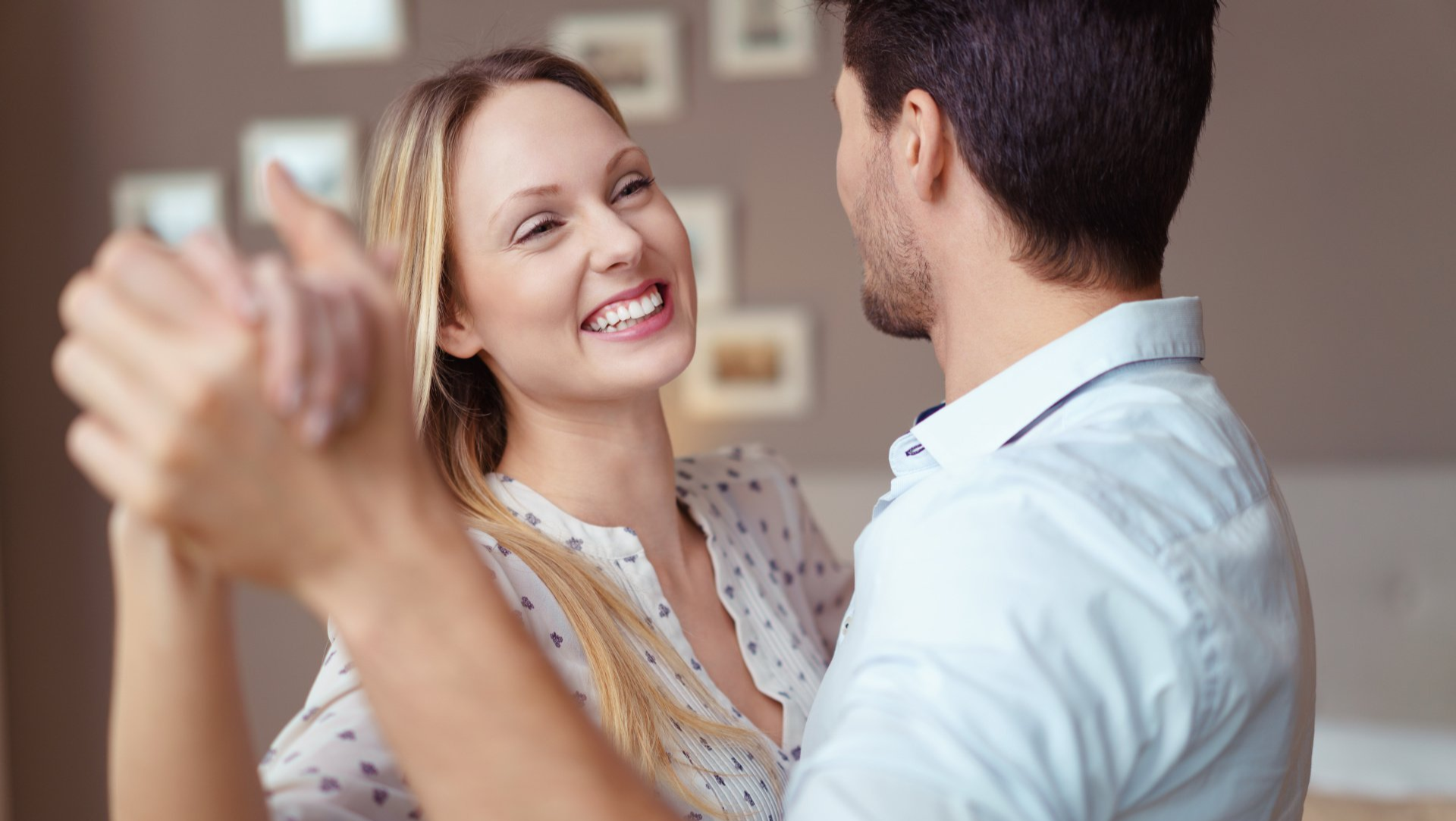 Paartanzkurse Paartanzkurse Gesellschaftstanz, Discofox, Salsa, Hochzeitskurs