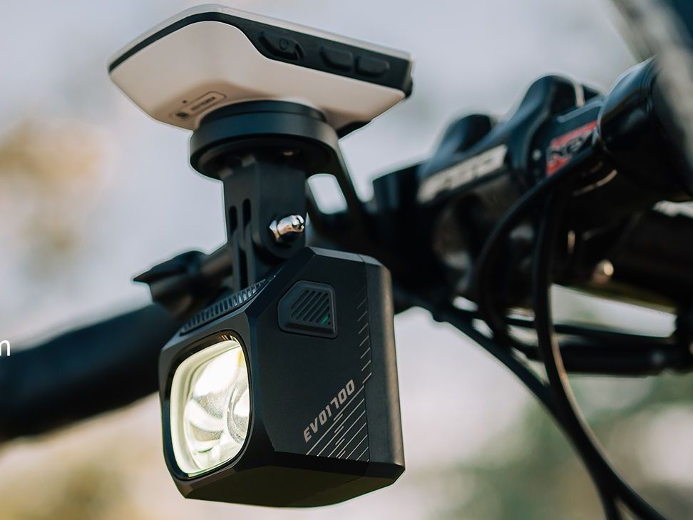 EVO 1700, www.MagicshineLights.at