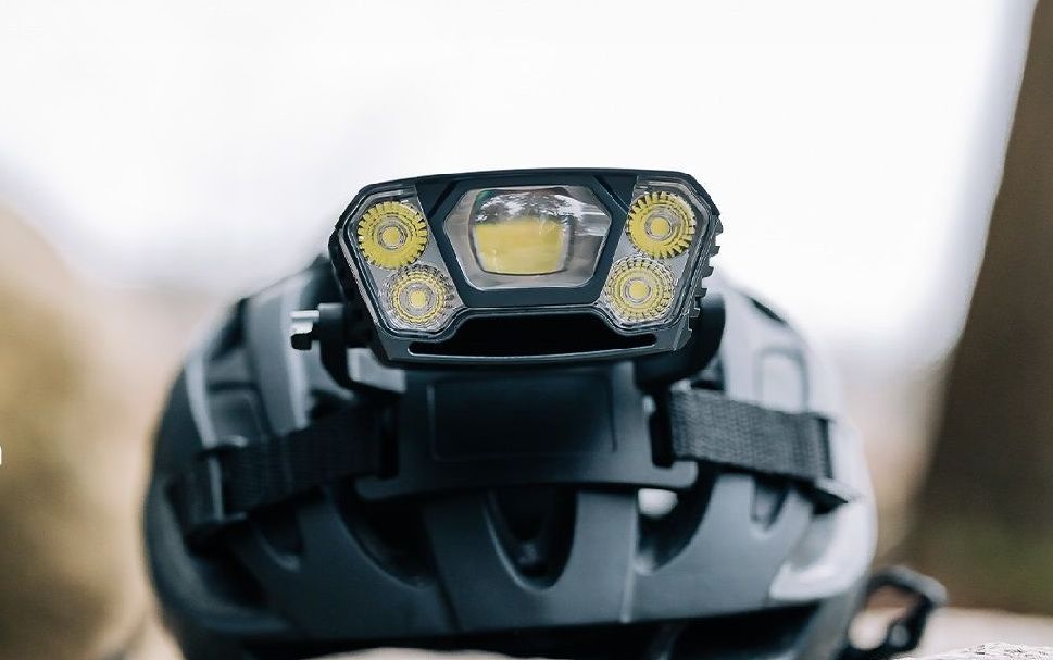 Monteer 12000;www.MagicshineLights.at