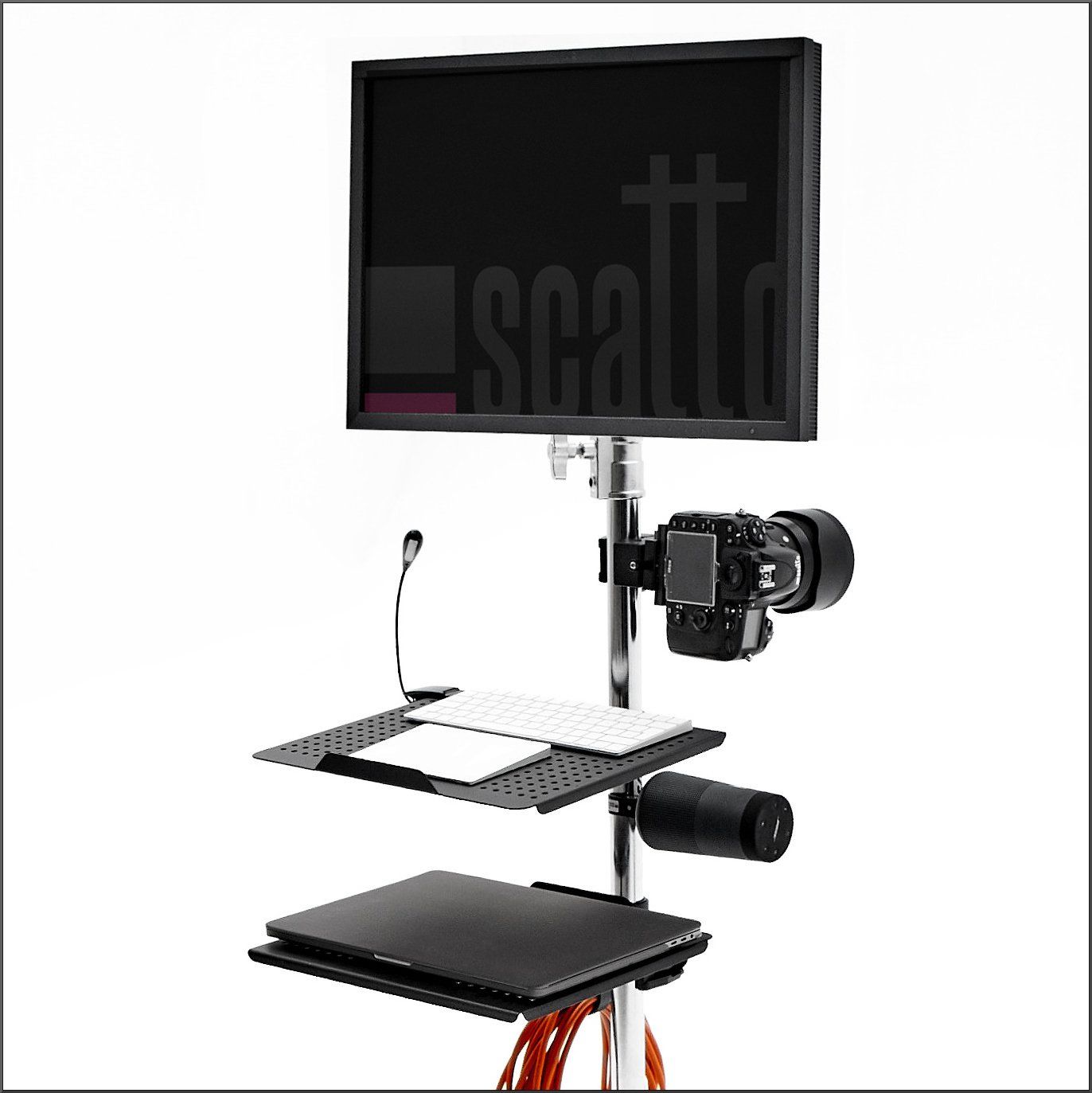 Scatto Digital Solutions-portable digital station-macbook pro i9 16-photography digital technician-digital equipment rental for photography-Madrid-Spain