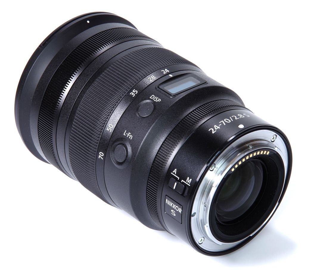 Scatto Digital Solutions- lens nikon AF Z 24/70 2.8 -photography digital technician-digital equipment rental for photography-Madrid-Spain