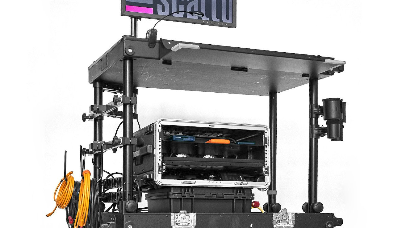 Scatto Digital Solutions-estacion digital-fan cooled-rack-connectivity-tecnico digital fotografia-alquiler equipo digital para fotografia-Madrid-Spain