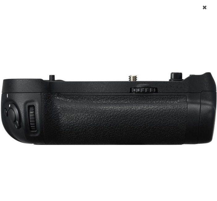 Scatto Digital Solutions- grip vertical for nikon D850 -photography digital technician-digital equipment rental for photography-Madrid-Spain