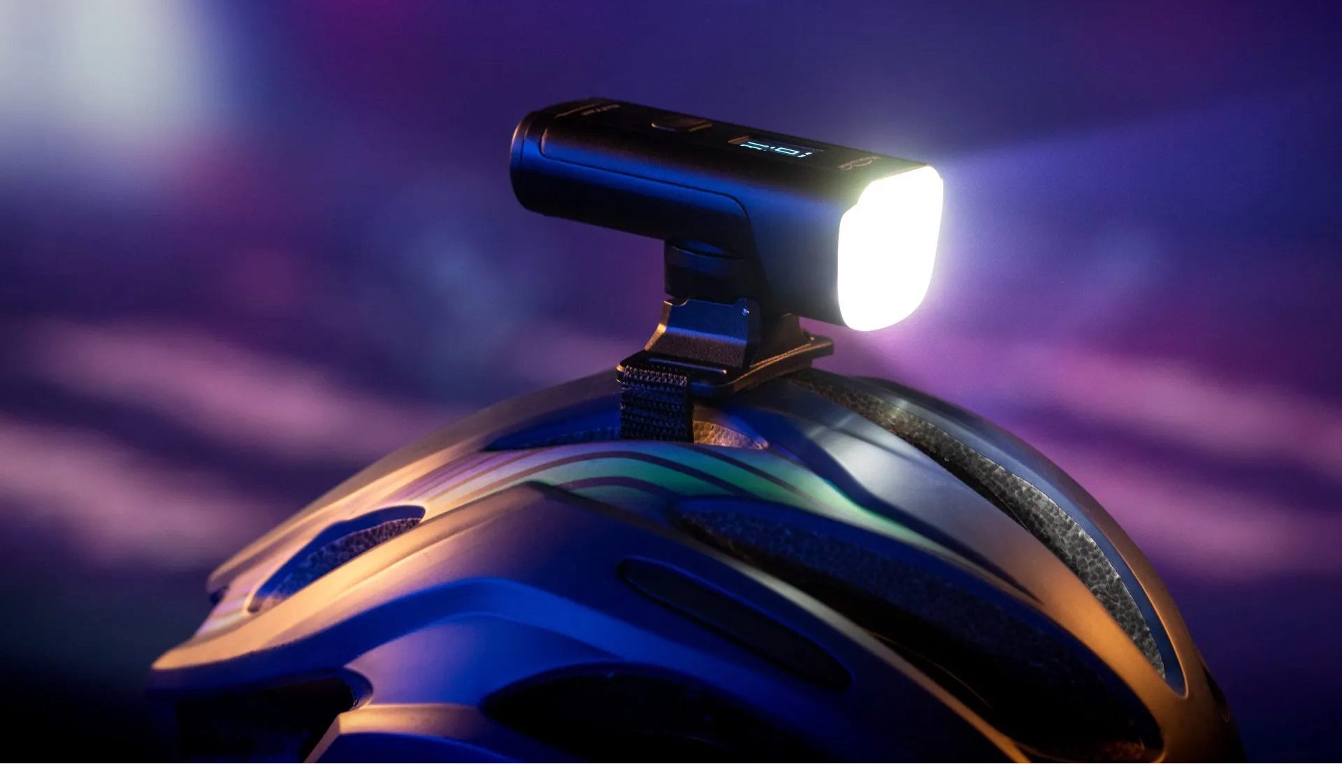 Produktdetails der kraftvollen Magicshine Allty 2000 LED Helmlampe, wasserfest, leichtes Gewicht