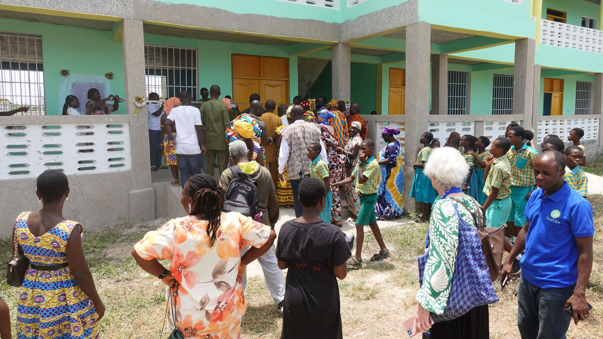 Alle kamen zur Einweihung Alle kamen zur Einweihung