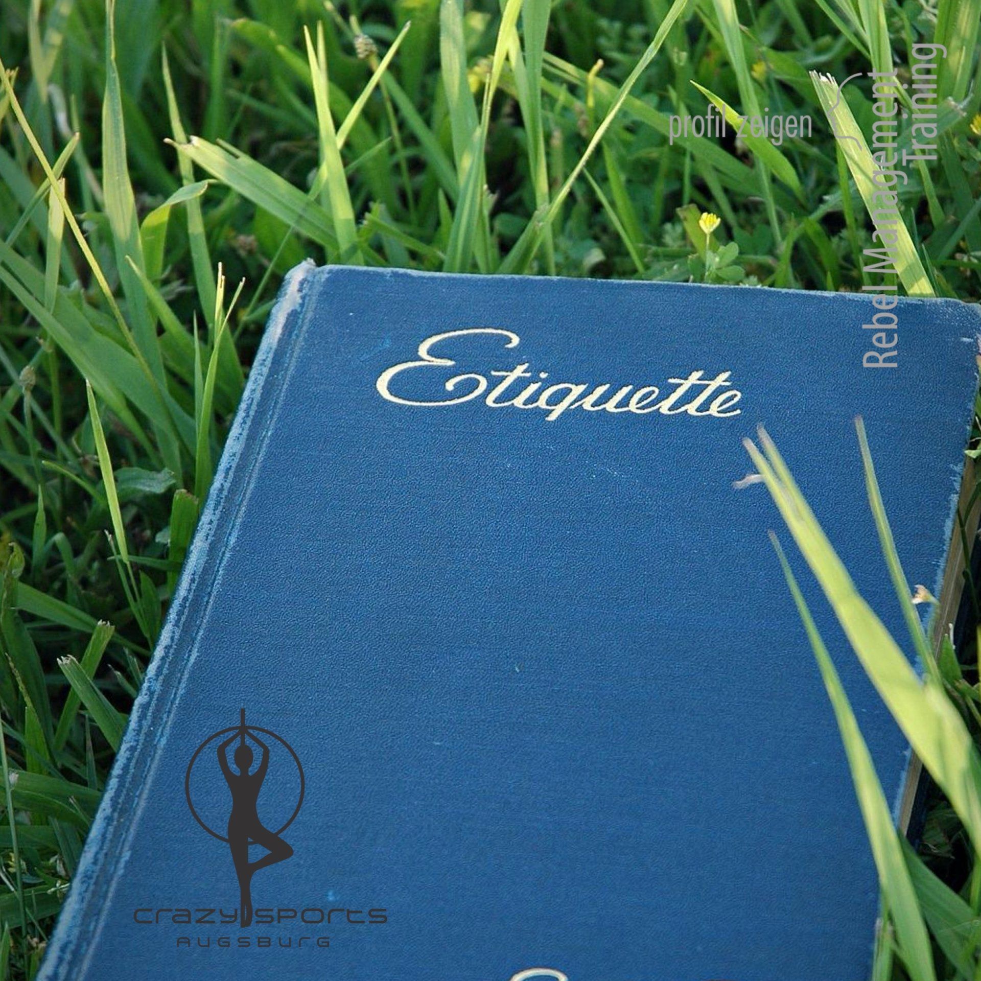 Buch mit Beschriftung Etiquette Anstand