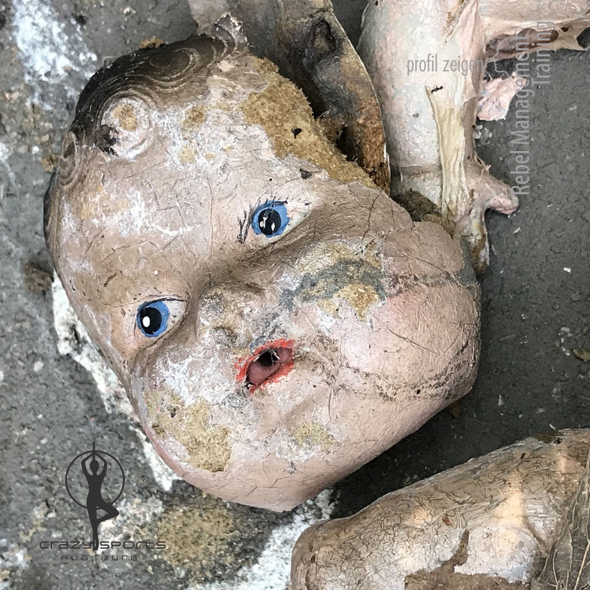 kaputter Puppenkopf