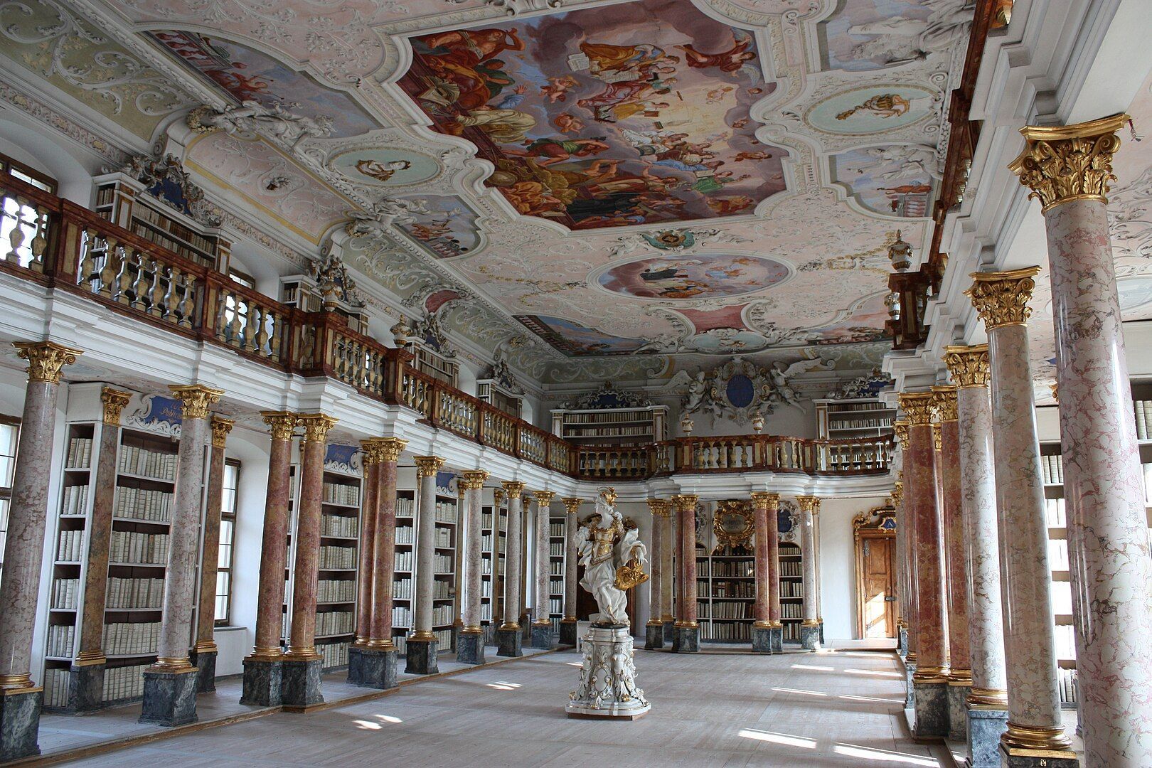 Klosterbibliothek im Kloster Ottobeuren, Bayern