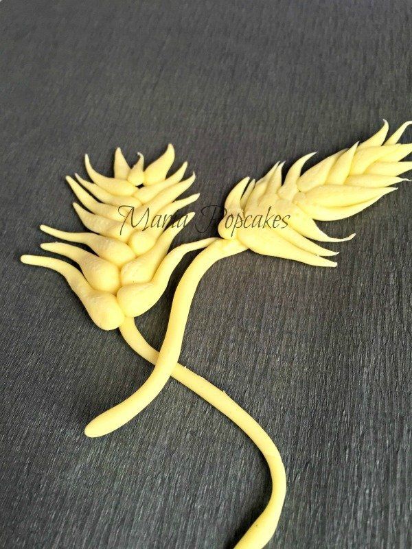 espiga fondant, comuniones, tartas comuniones, espiga paso a paso, mopdelar espiga , como modelar una espiga de fondant