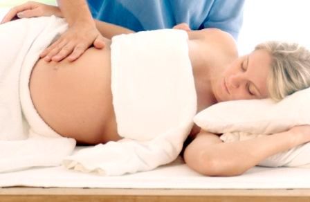 Massage prénatal future maman