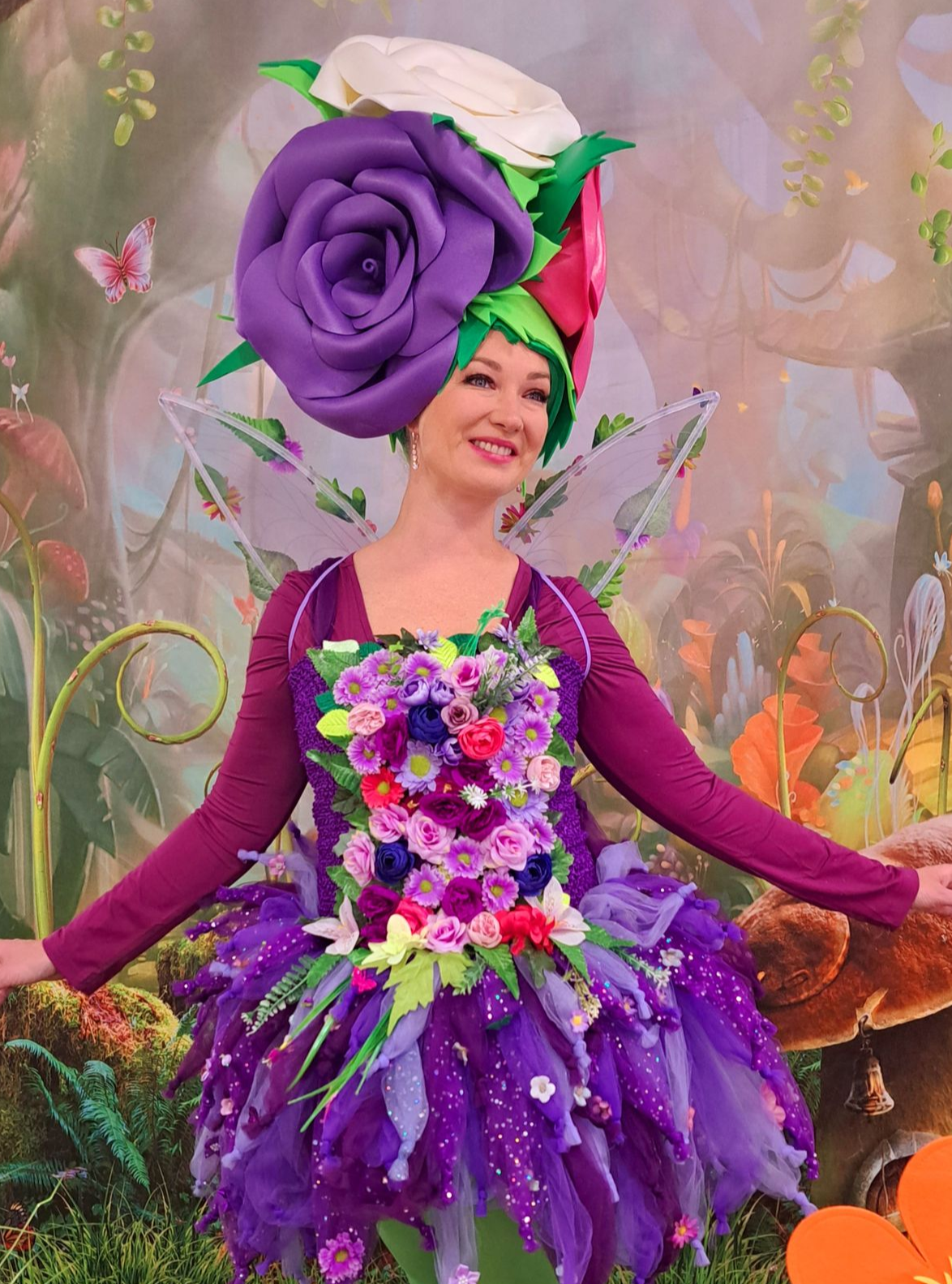 Blumenfee Walking Act mit hochwertigem Kostüm für Malls und Messen in Nürnberg und bundesweit – Agentur Candy Stars.