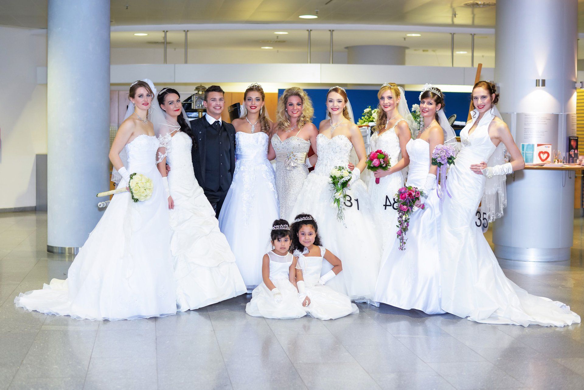 Just Married Hochzeitsmesse mit Brautmodenschau und professionellen Models für beeindruckende Auftritte auf dem Laufsteg