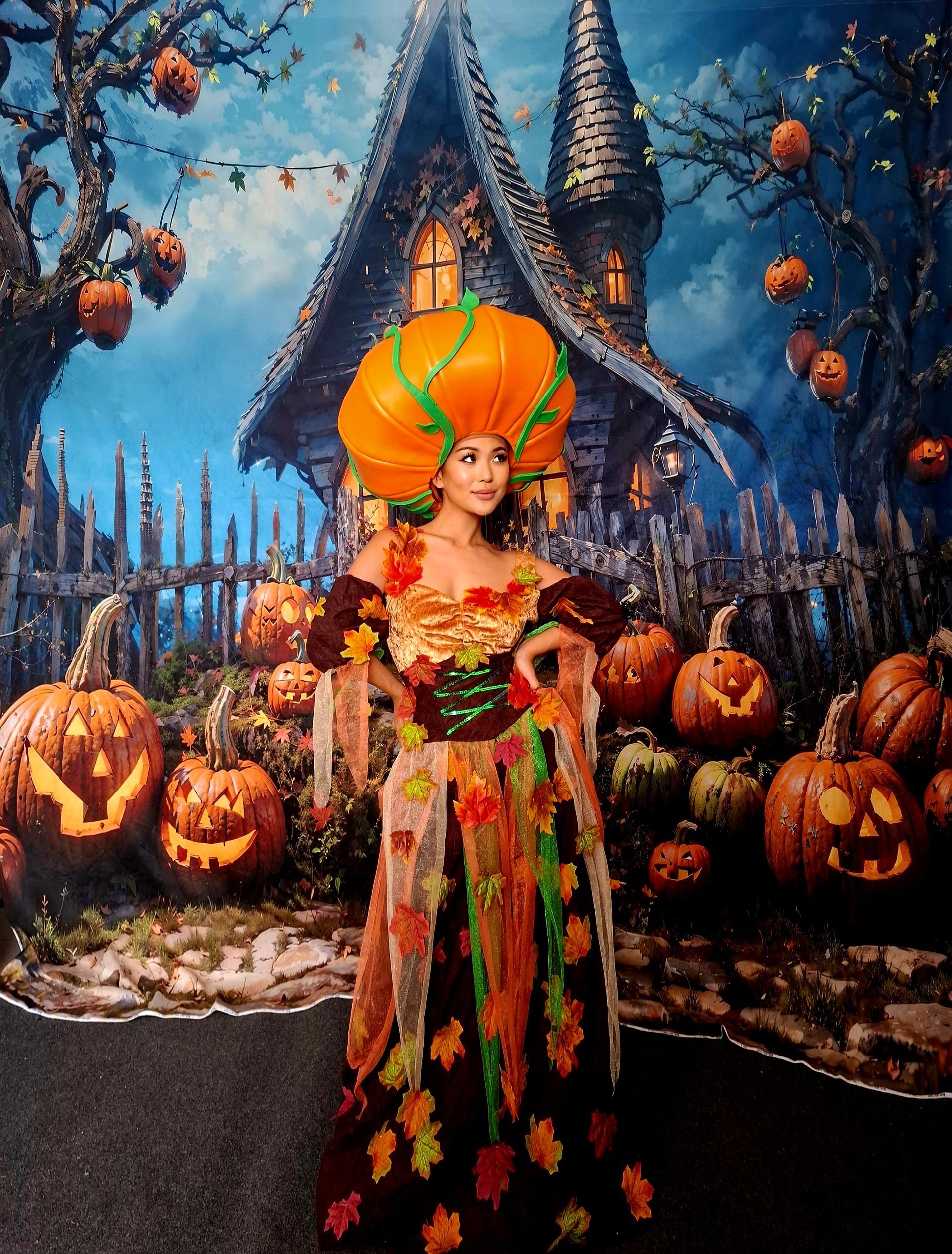 Eleganter Herbst Walking Act Herbstfee von Candy Stars für Firmenevents, Shoppingcenter und Stadtmar