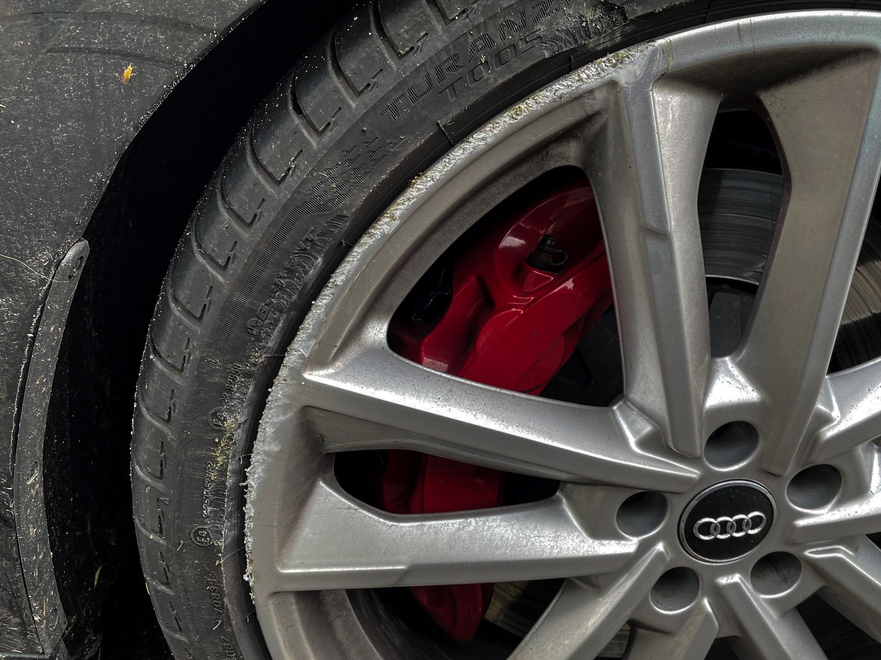 Audi Sport Leasing Felge mit Bordsteinschäden