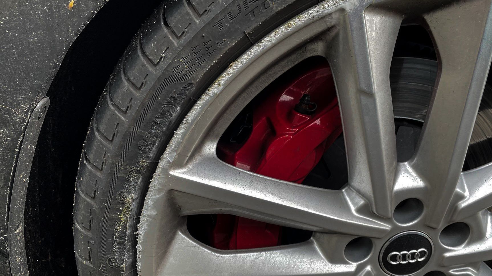 Audi Sport Leasing Felge mit Bordsteinschäden Audi Sport Leasing Felge mit Bordsteinschäden