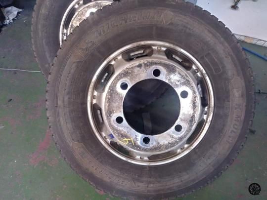 LKW Camper Felge vor der Felgenaufbereitung