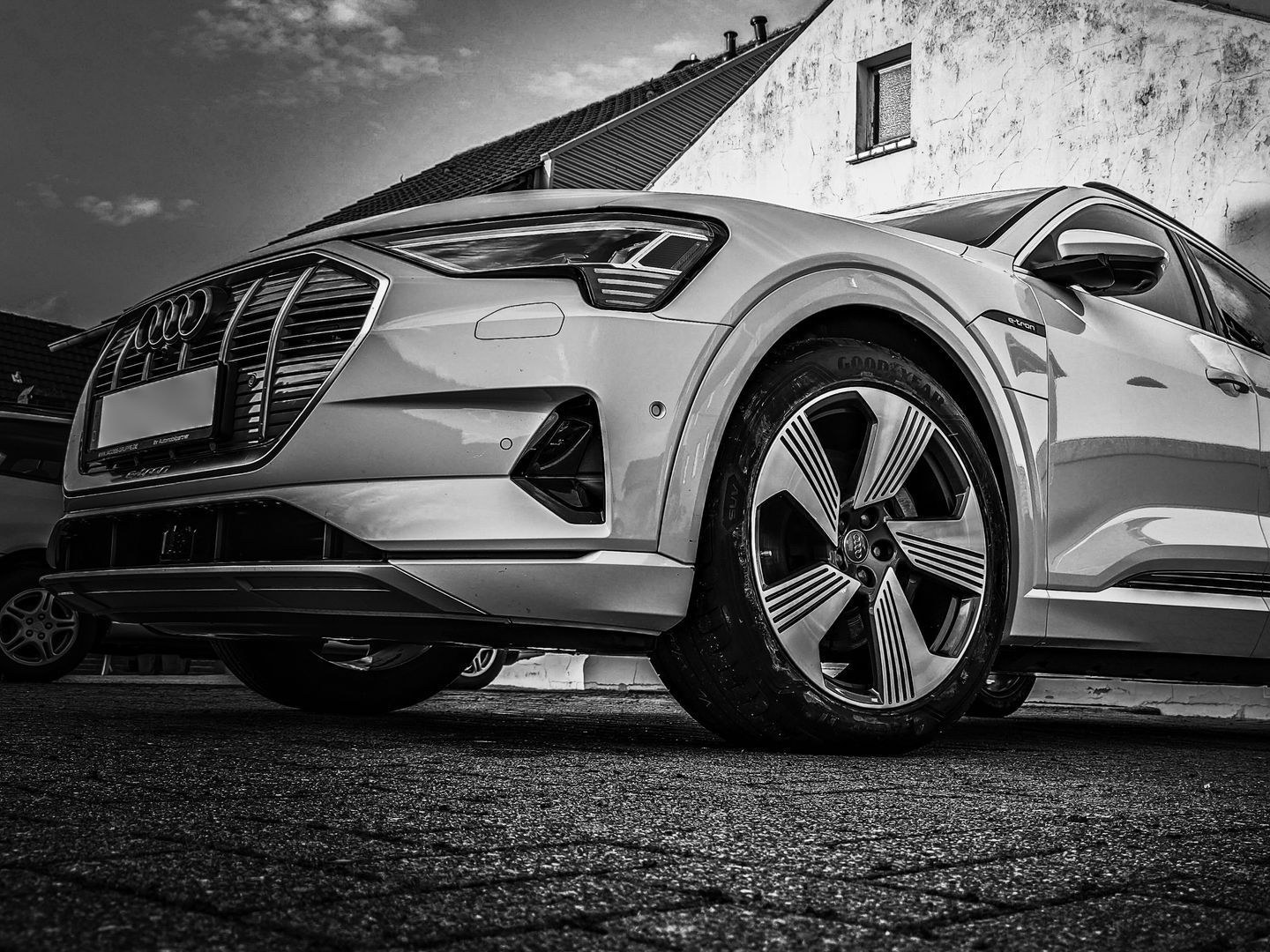 Leasing Audi etron 55 quattro mit instandgesetzten Alufelgen Leasing Audi etron 55 quattro mit instandgesetzten Alufelgen