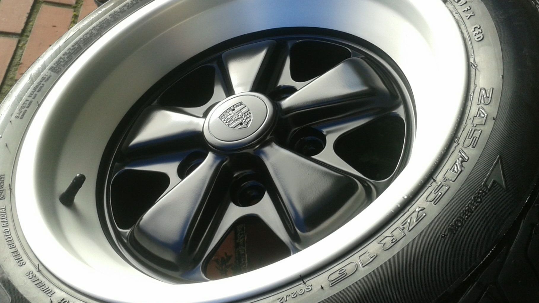 Porsche Fuchs Felge nach der Restauration