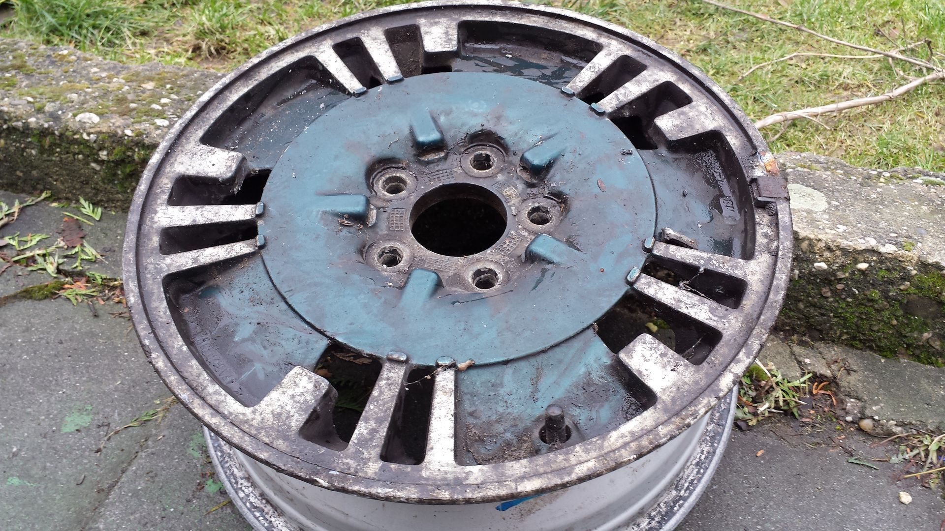 Citroen Felge mit erheblicher Korrision Citroen Felge mit erheblicher Korrision