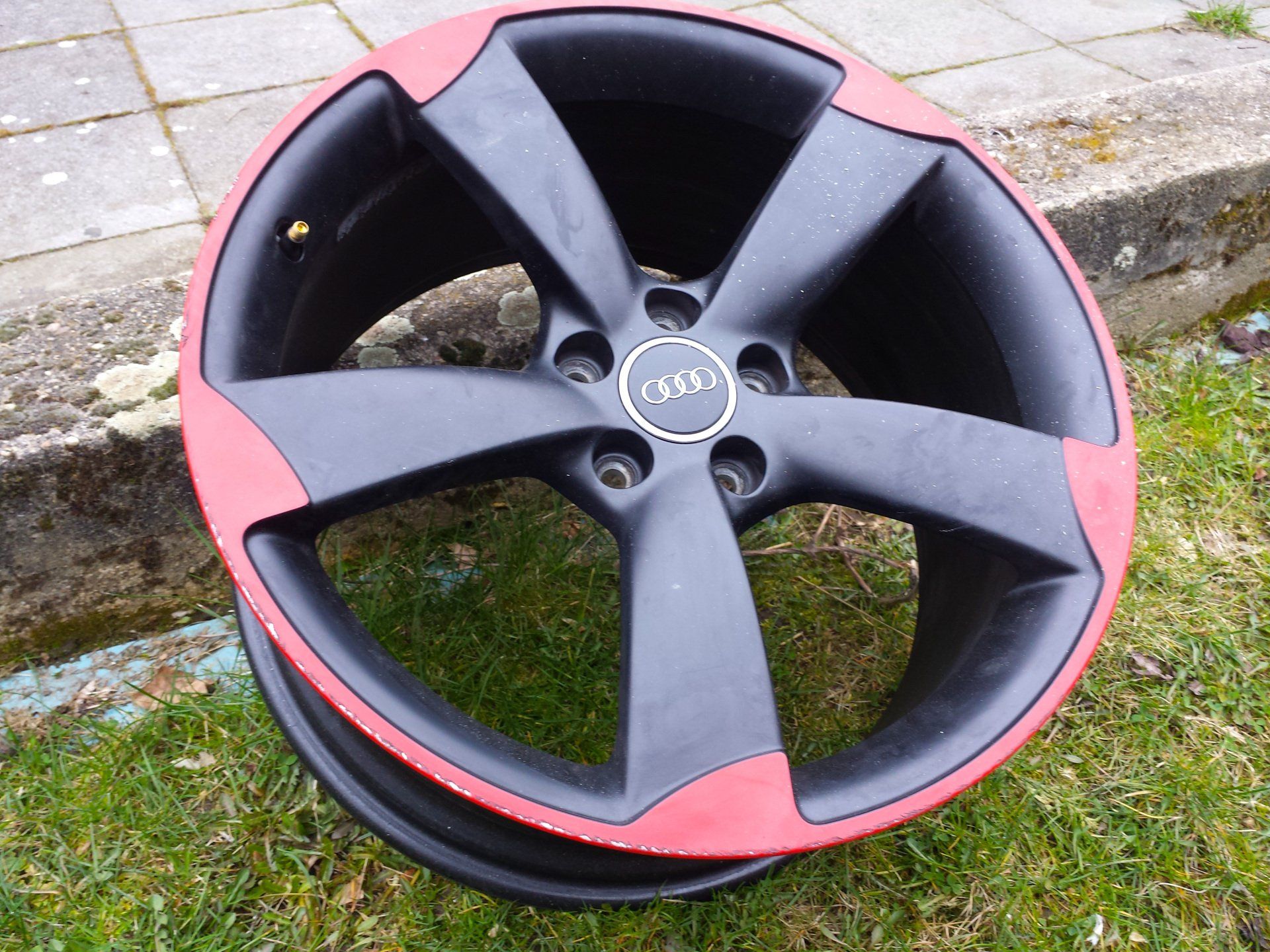 Audi Rotor Felge vor der Instandsetzung
