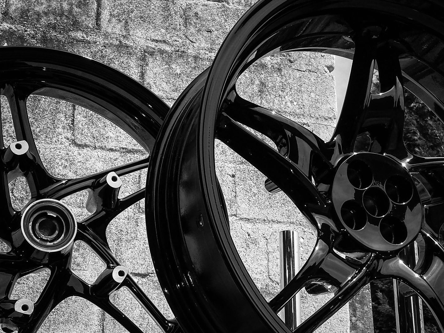 BMW Motorradfelgen schwarz lackiert