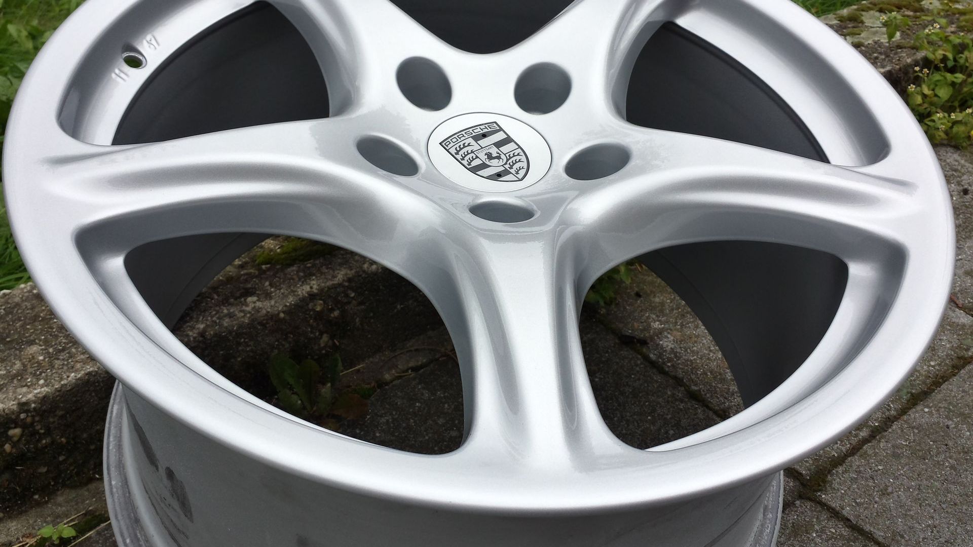 Porsche Felge nach der Alufelgen Reparatur