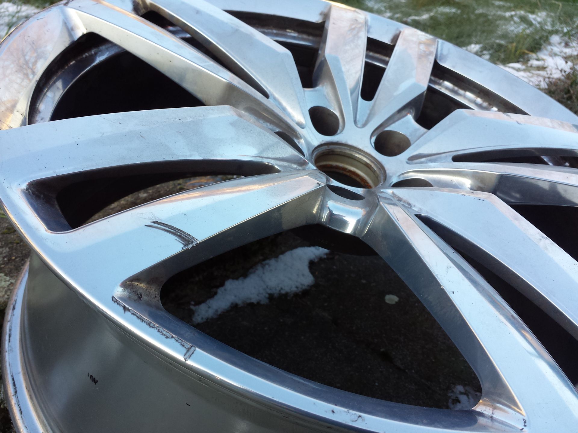 Audi Felge mit tiefem Kratzer Audi Felge mit tiefem Kratzer