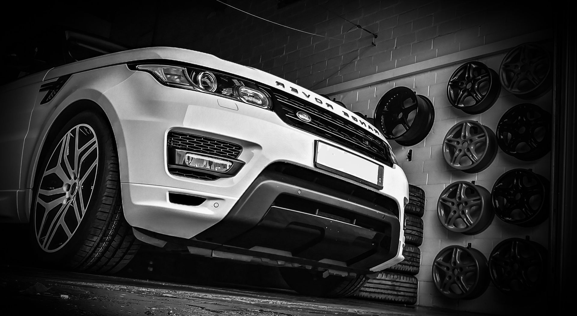 Range Rover nach der Felgenveredelung Range Rover nach der Felgenveredelung