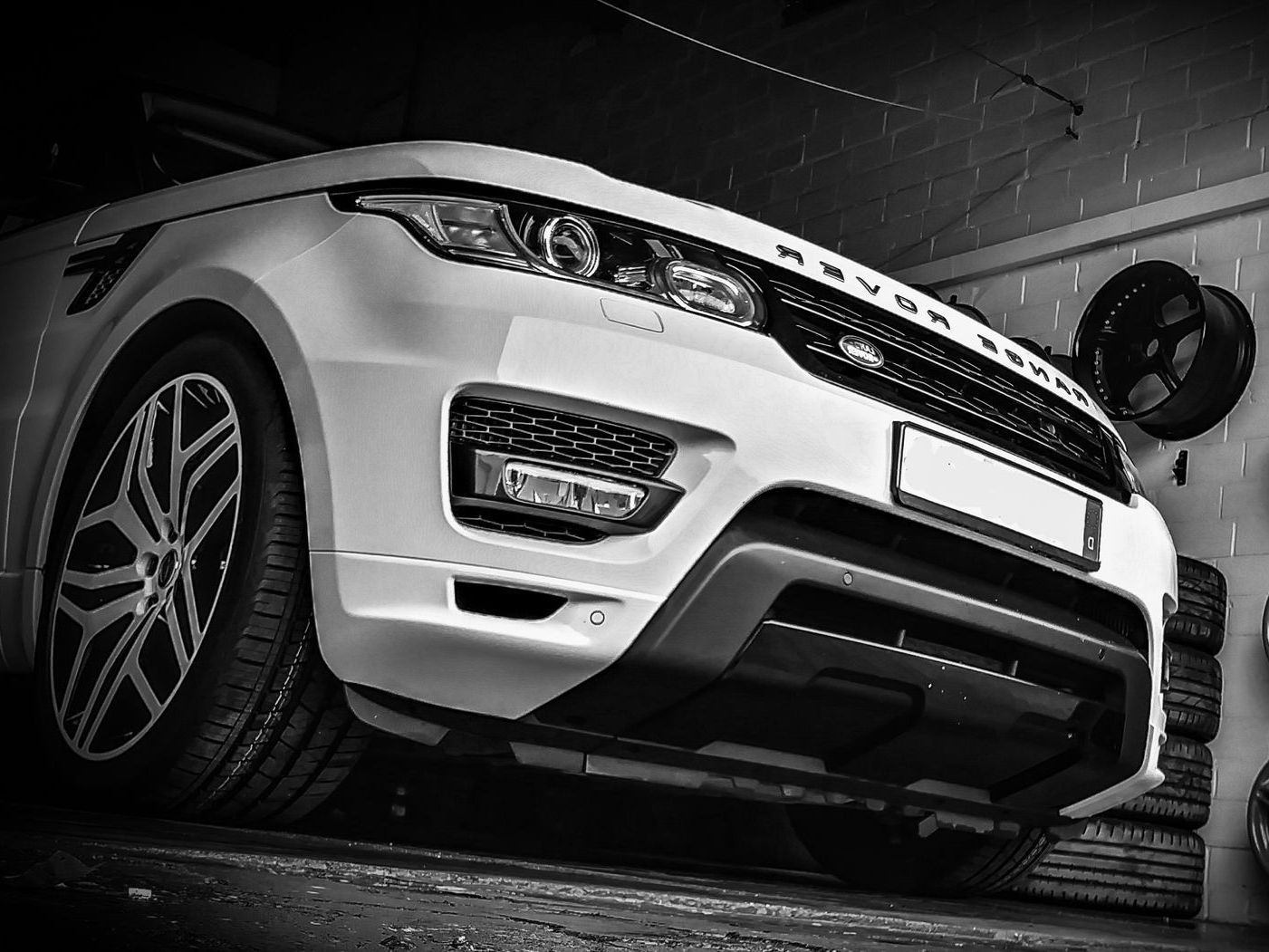 Range Rover nach der Felgenveredelung Range Rover nach der Felgenveredelung