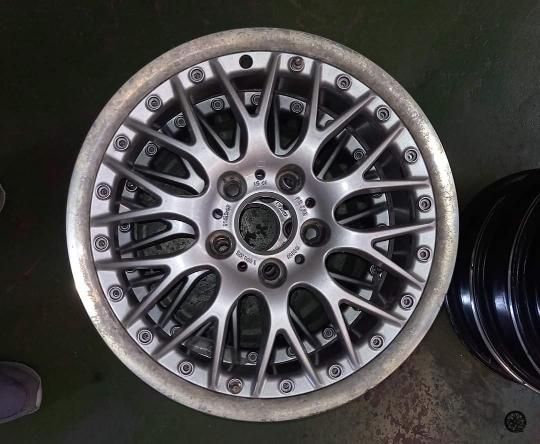 BMW BBS Felge vor der Felgeninstandsetzung