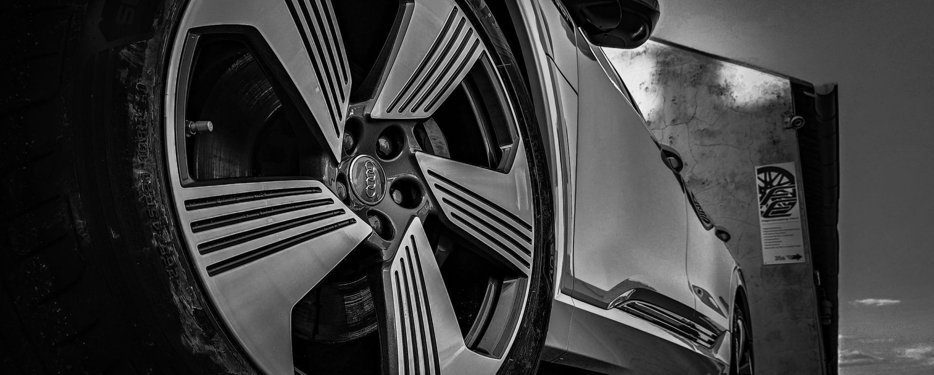 Audi etron 55 Quattro nach dem Felgen glanzdrehen Audi etron 55 Quattro nach dem Felgen glanzdrehen