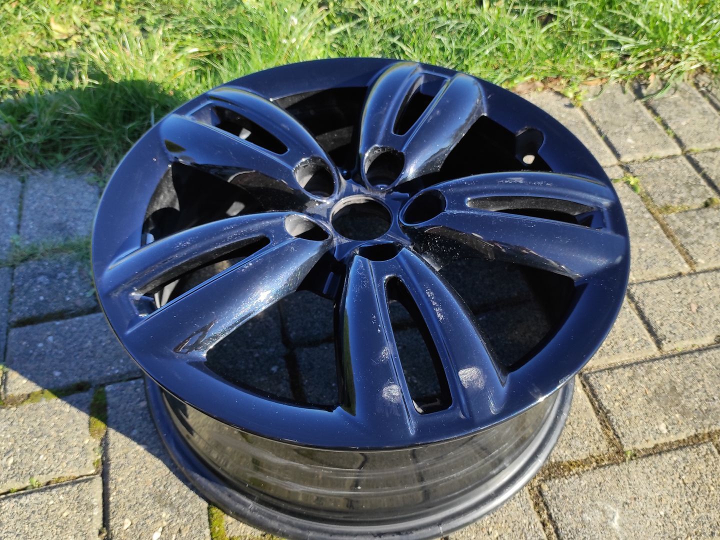 MINI Cooper Felge vor der Felgenreparatur