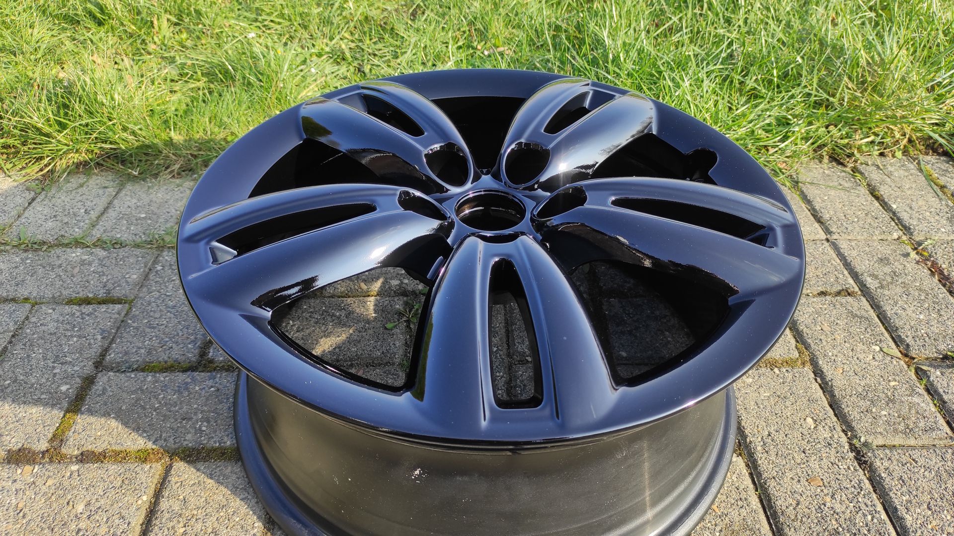 Mini Cooper JCW Felge nach der Felgeninstandsetzung