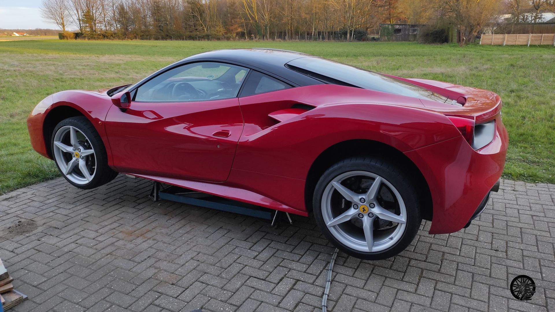Ferrari 488 GTB Felgen vor der Felgenveredelung