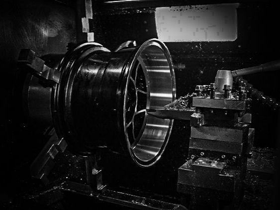 ATS Classic Felge während der CNC Bearbeitung ATS Classic Felge während der CNC Bearbeitung