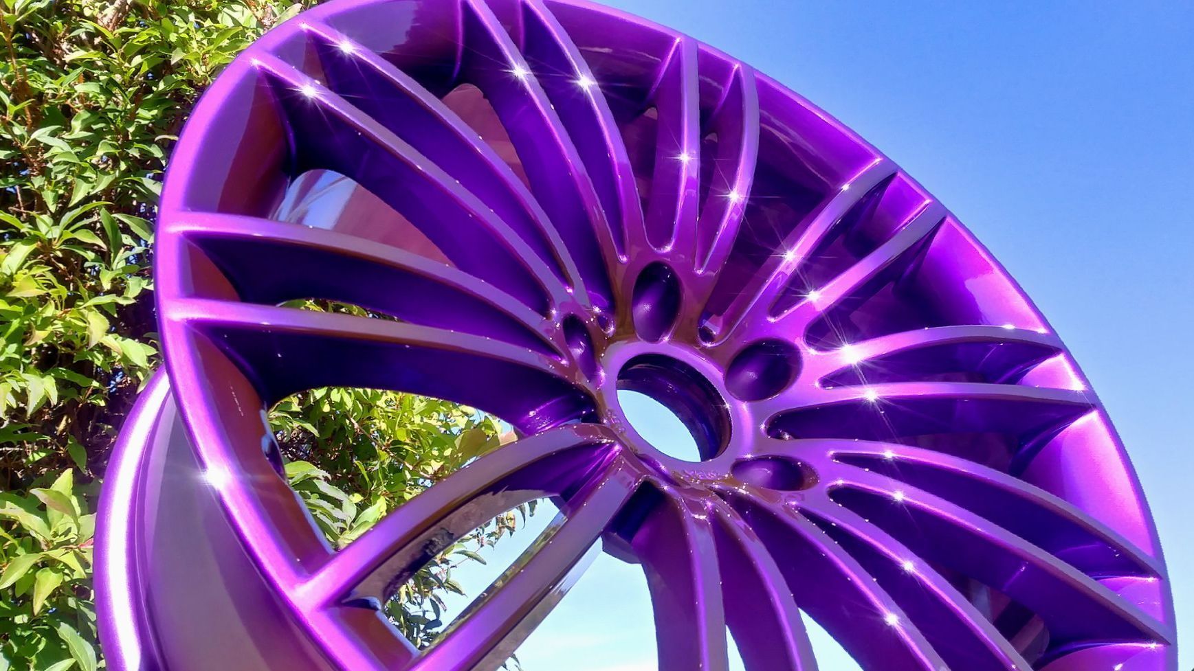 BMW Felge in Candy violett lackiert 