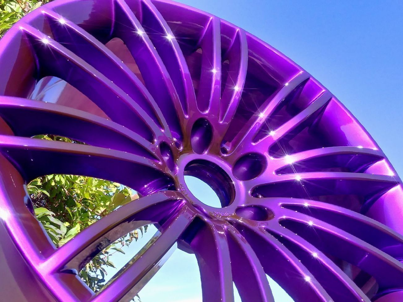 BMW Felge in Candy violett lackiert 