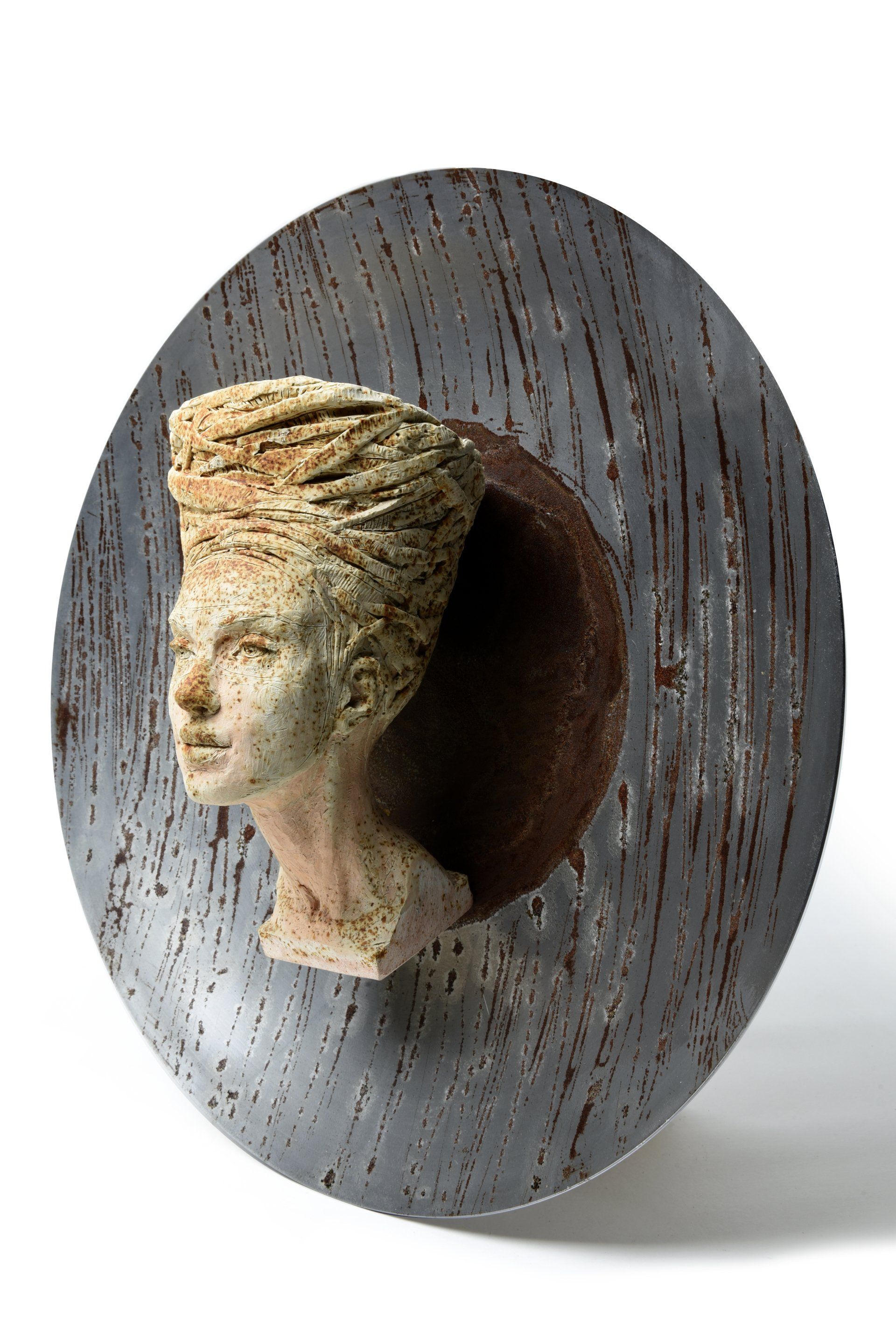 La Concipiente, scultura in idroresina e acciao Corten di Eleonora Francioni e Antonio Mastromarino, artisti a Pietrasanta