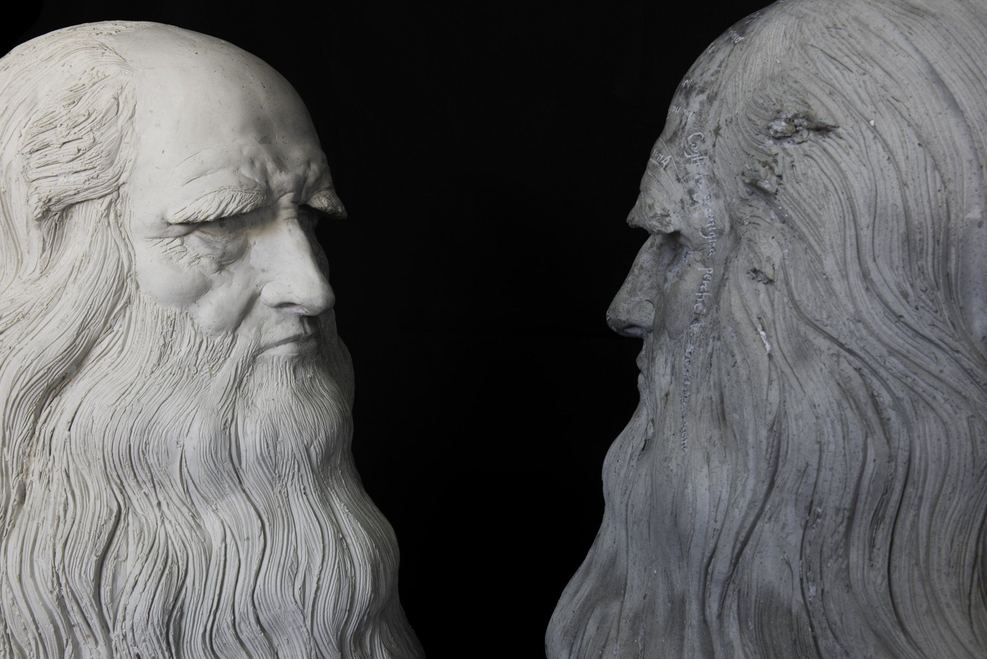 Leonardo Da Vinci, scultura di Eleonora Francioni e Antonio Mastromarino, scultori a Pietrasanta. Arte sostenibile