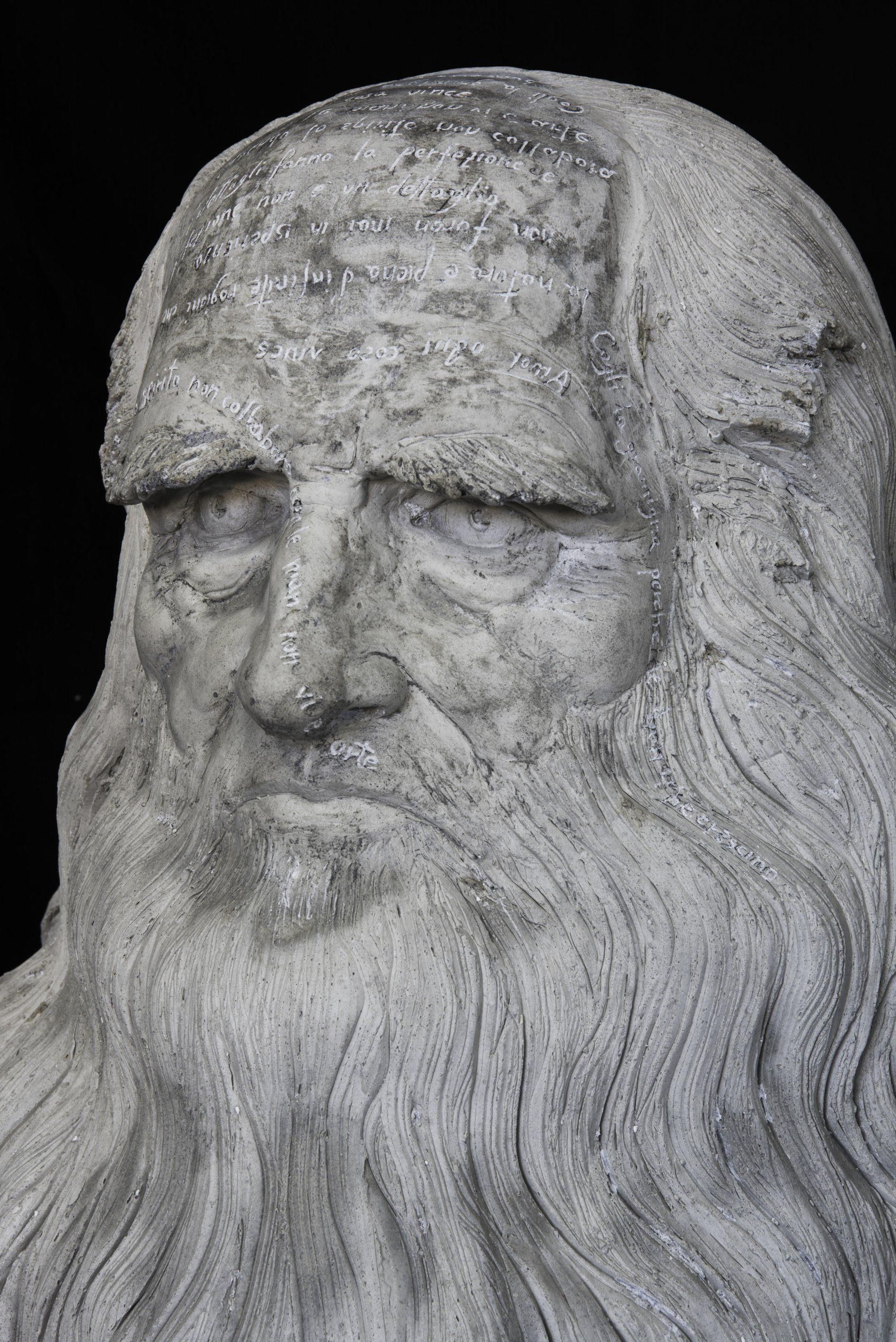 Leonardo Da Vinci, scultura in lolla di Riso ed ecomalta di Eleonora Francioni e Antonio Mastromarino, arte contemporanea a Pietrasanta