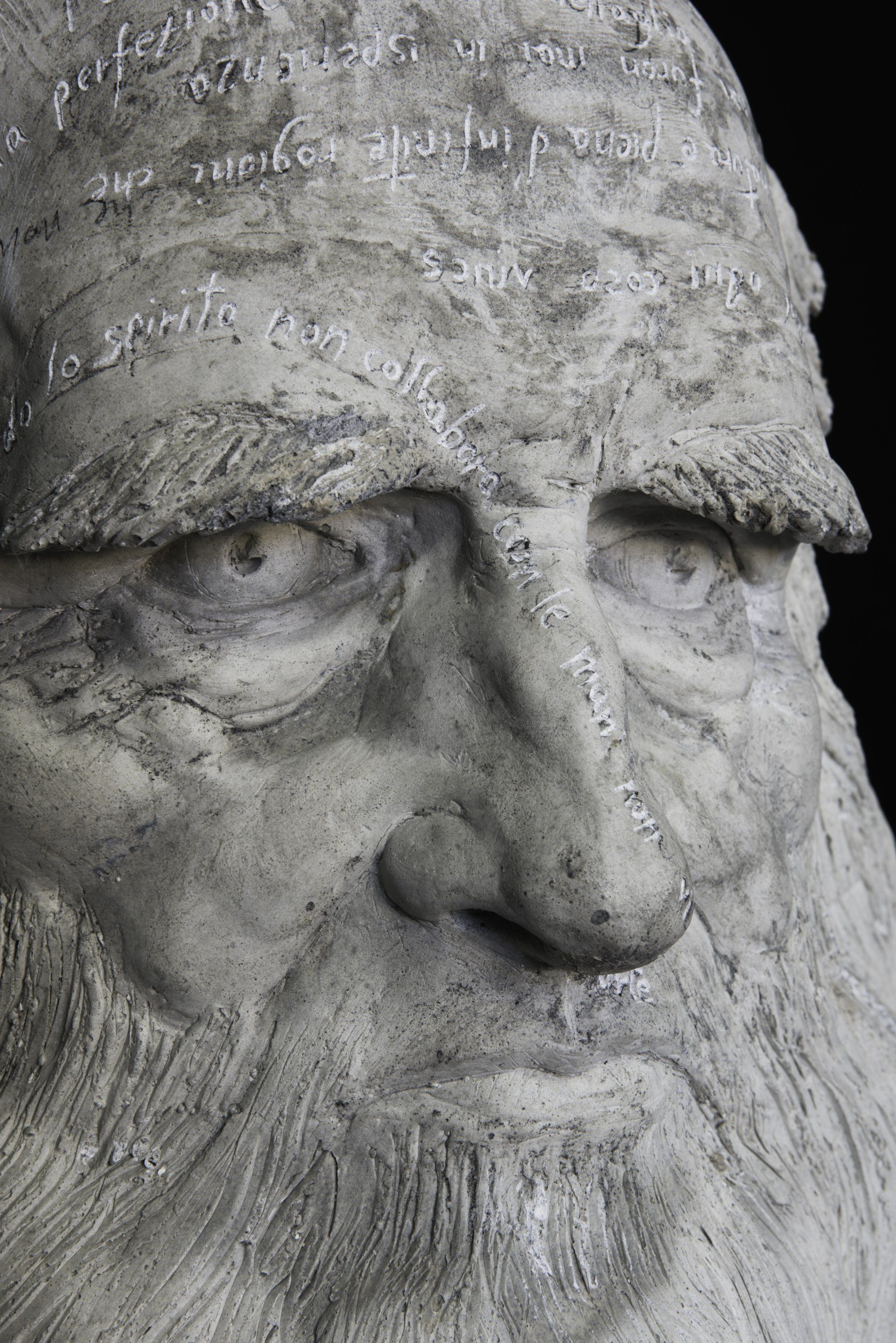 Leonardo Da Vinci, scultura di Eleonora Francioni e Antonio Mastromarino, scultori a Pietrasanta. Arte sostenibile