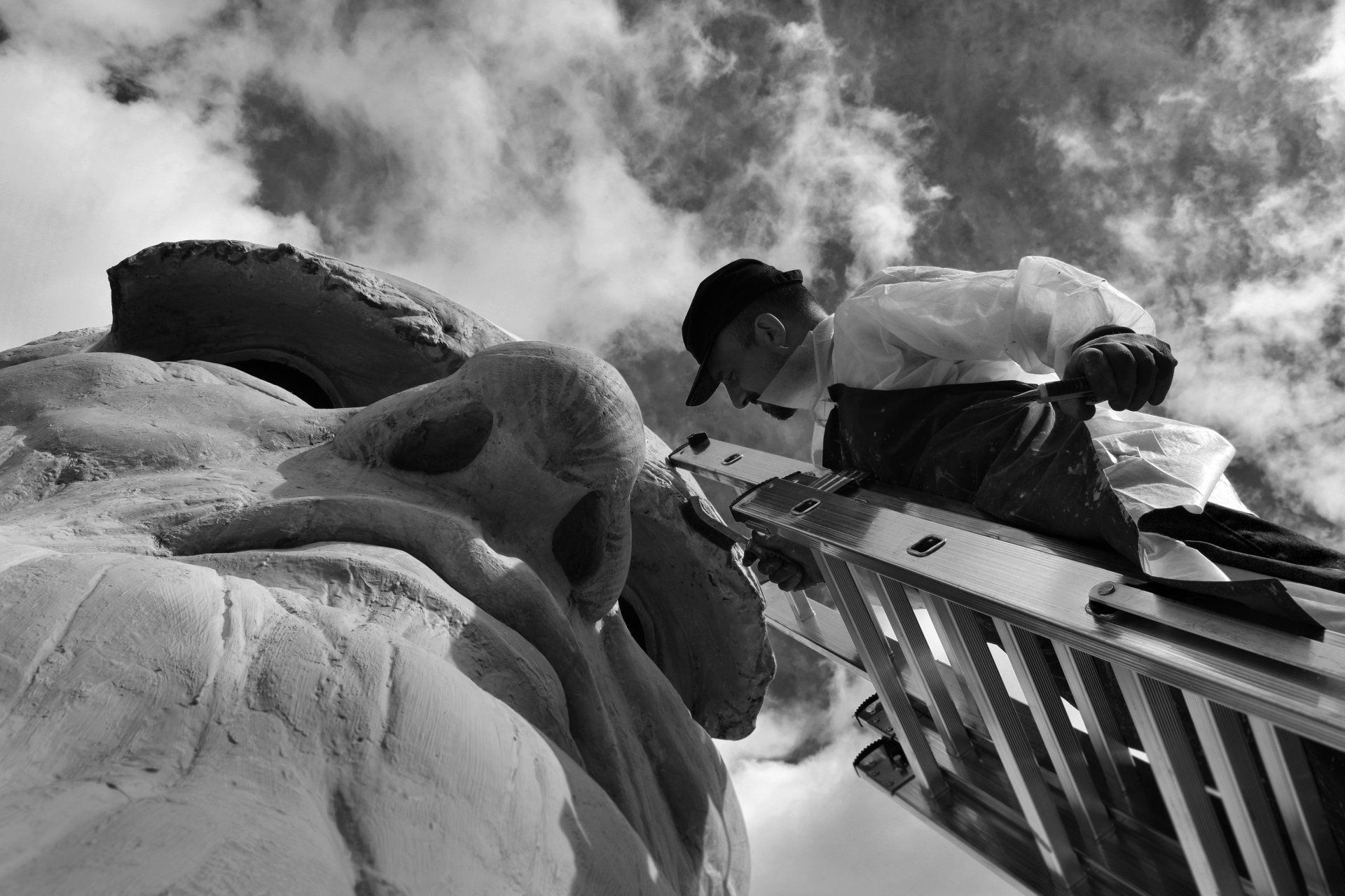 Leonardo Da Vinci, scultura di Eleonora Francioni e Antonio Mastromarino, artisti a Pietrasanta